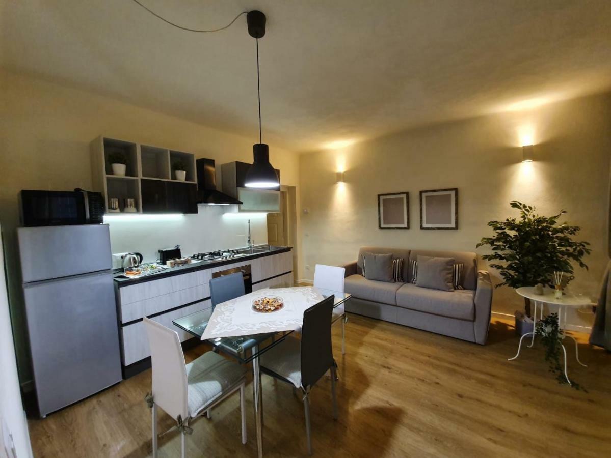 6 Via Della Rosa Apartamento Lucca Exterior foto